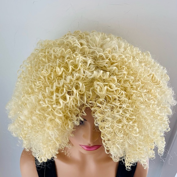 Effortless Style Curly Blonde Premium Fiber Wig for Daily Wear/Cosplay/Events - Picture 2 of 6